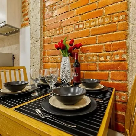 Homey Haven With A Rustic Charm Lisbon