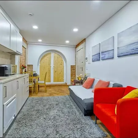 Homey Haven With A Rustic Charm Lisboa