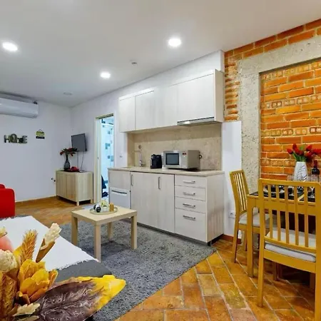 Homey Haven With A Rustic Charm Lisbon