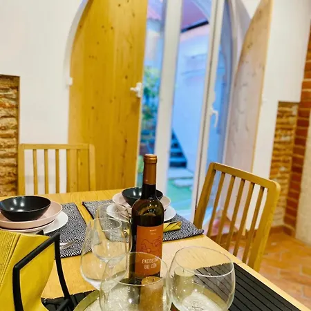 Daire Homey Haven With A Rustic Charm Lisboa