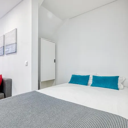 Homey Haven With A Rustic Charm Lisboa