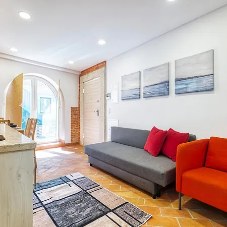 Homey Haven With A Rustic Charm Apartment *