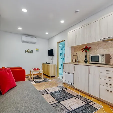 Homey Haven With A Rustic Charm アパート