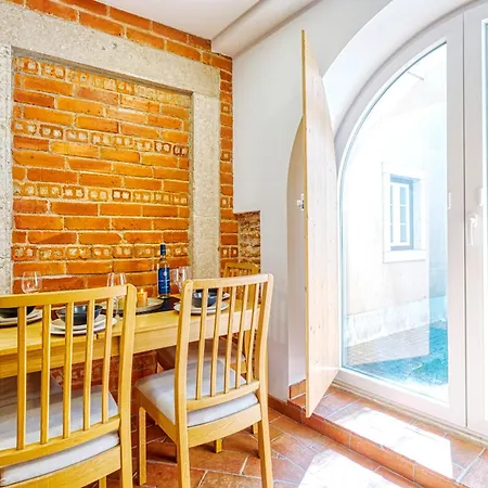 Apartment Homey Haven With A Rustic Charm Lisbon
